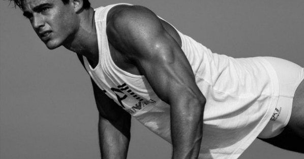 El Maestro Pietro Boselli Se Desnuda Para Emporio Armani UFF Fotos