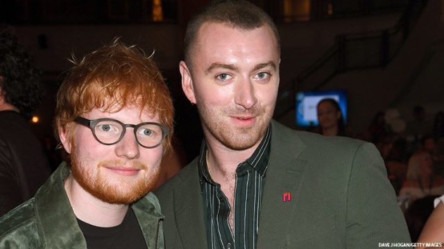 Ed Sheeran le regaló a Sam Smith una estatua de pene de mármol gigante