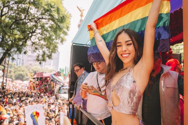 Danna Paola agradece a la comunidad LGBT+