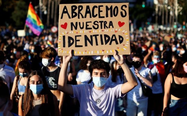 España ley trans y baja menstrual