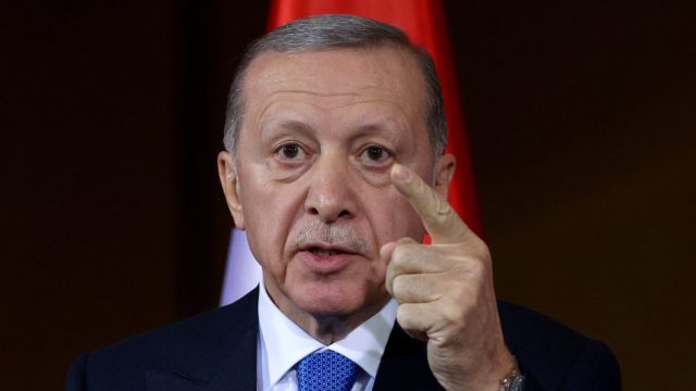 El presidente de Turquía arremete con comentarios anti-LGBT+.